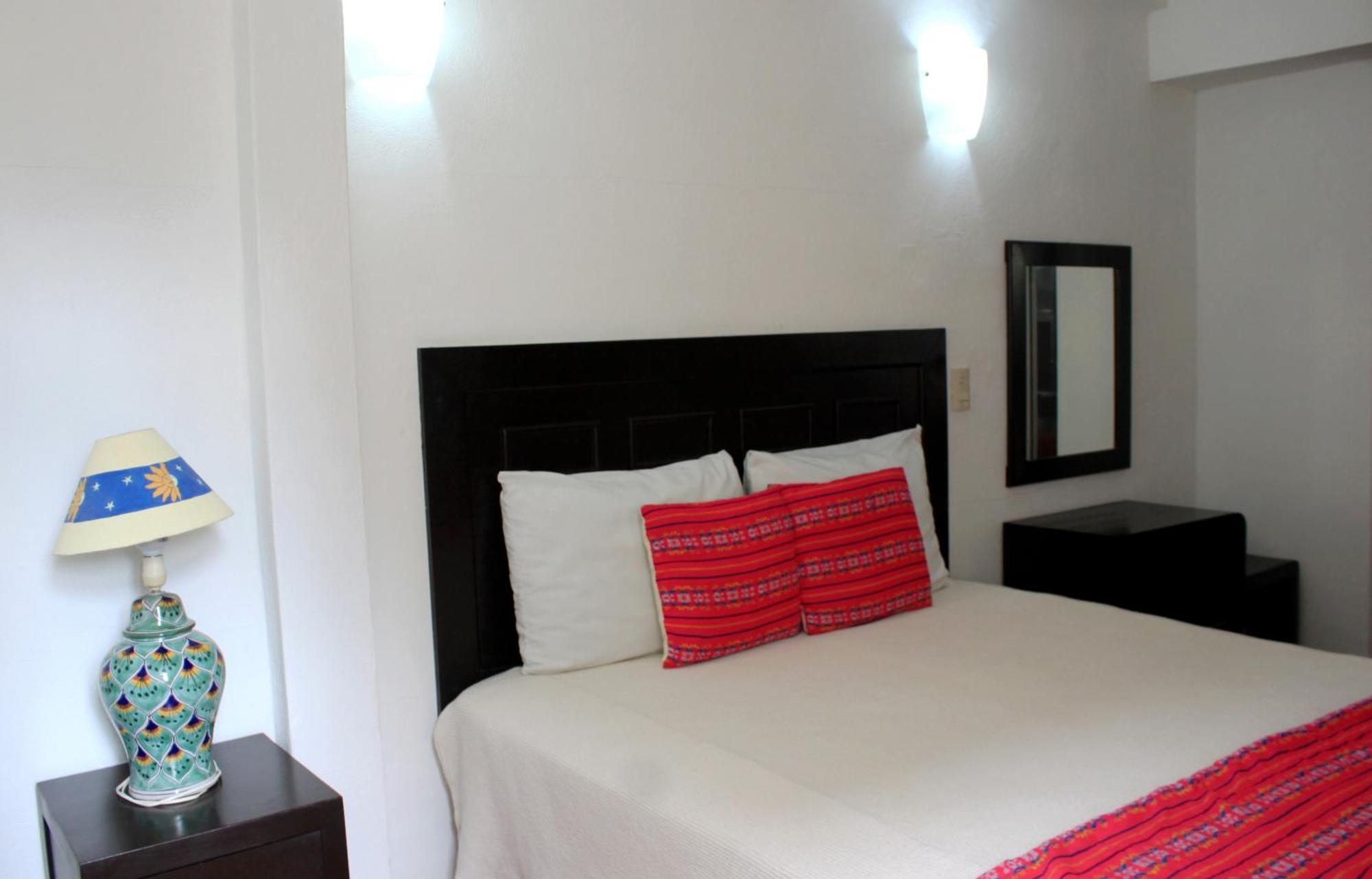 La Iguana Vallarta Lgbt Adults Only - Romantic Zone - Party Clubbing Street Puerto Vallarta Kamer foto